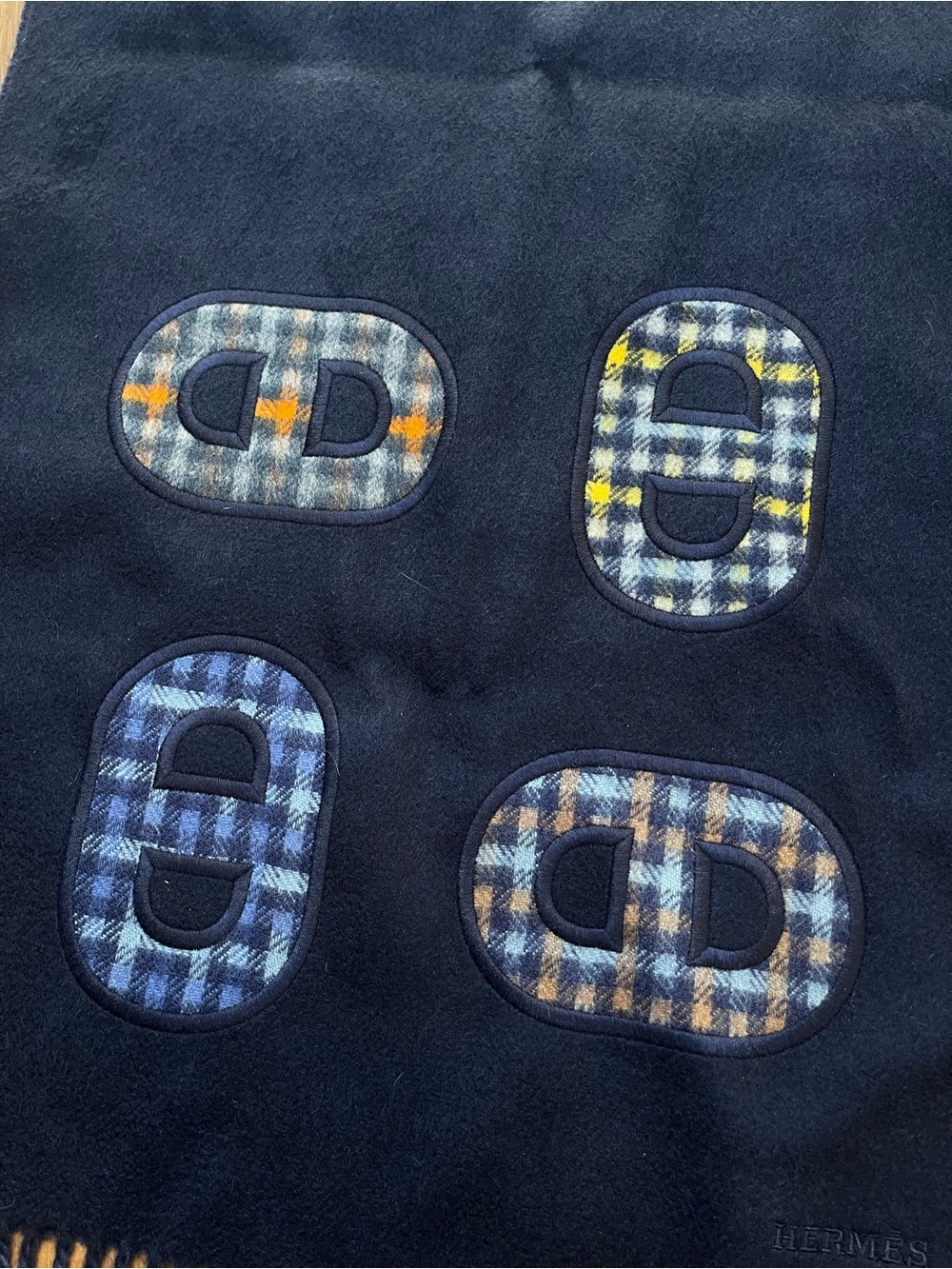 Hermès Recto-Verso Maillons Colores 100% Cashmere Scarf Bleu Marine Reversible - Picture 16 of 16
